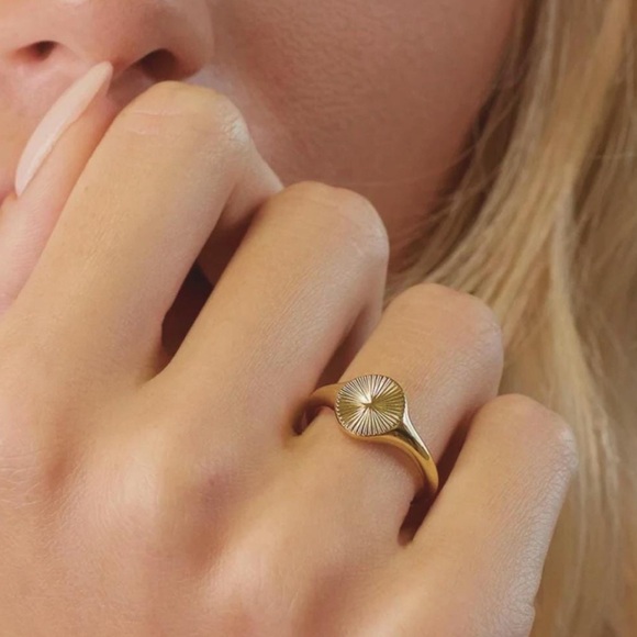 Jewelry - 18K Gold Plated Sunburst Ring | Stainless Steel